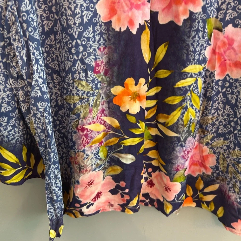 NWT Avani del amour floral bell sleeves top size S